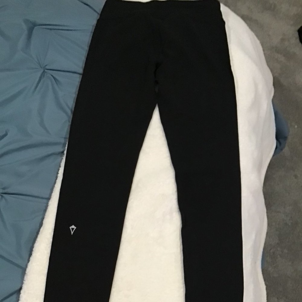 Ivviva black leggings